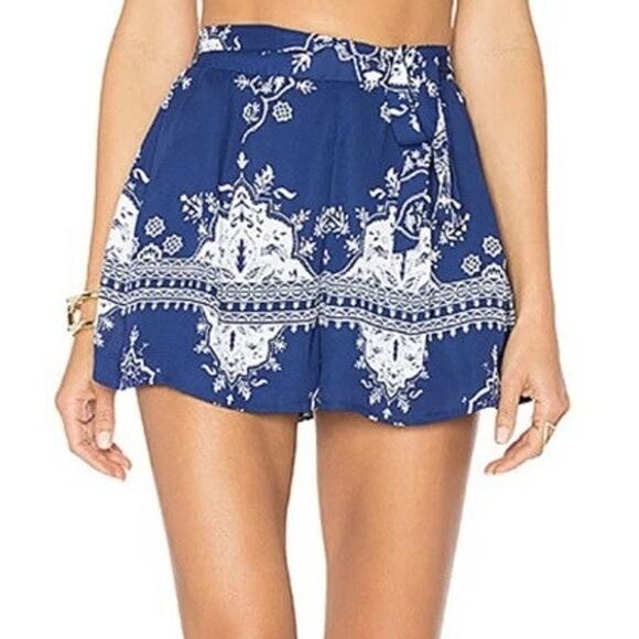 Lovers + Friends Women's Sasha Shorts Pull-On Blue Temple Scarf Size Small - Picture 1 of 5